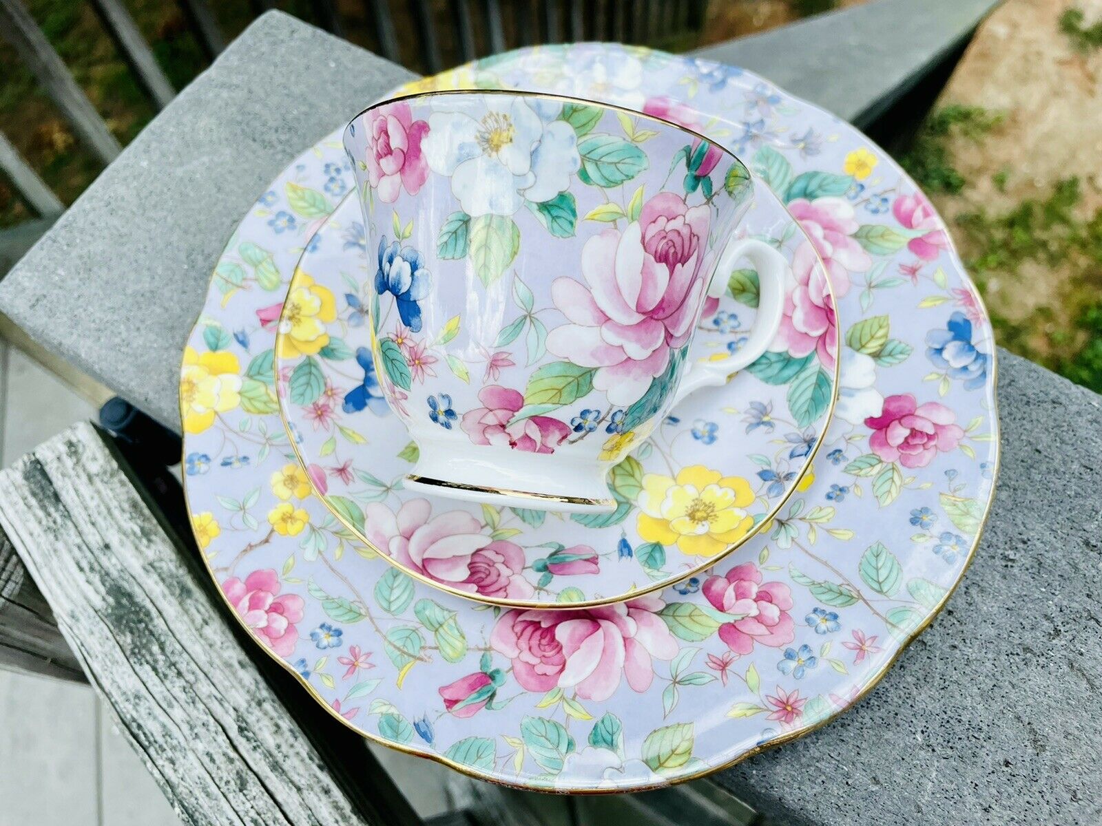 Vintage Duchess Chelsea Garden Chintz Porcelain Soft Lilac Plate Cup Saucer Set
